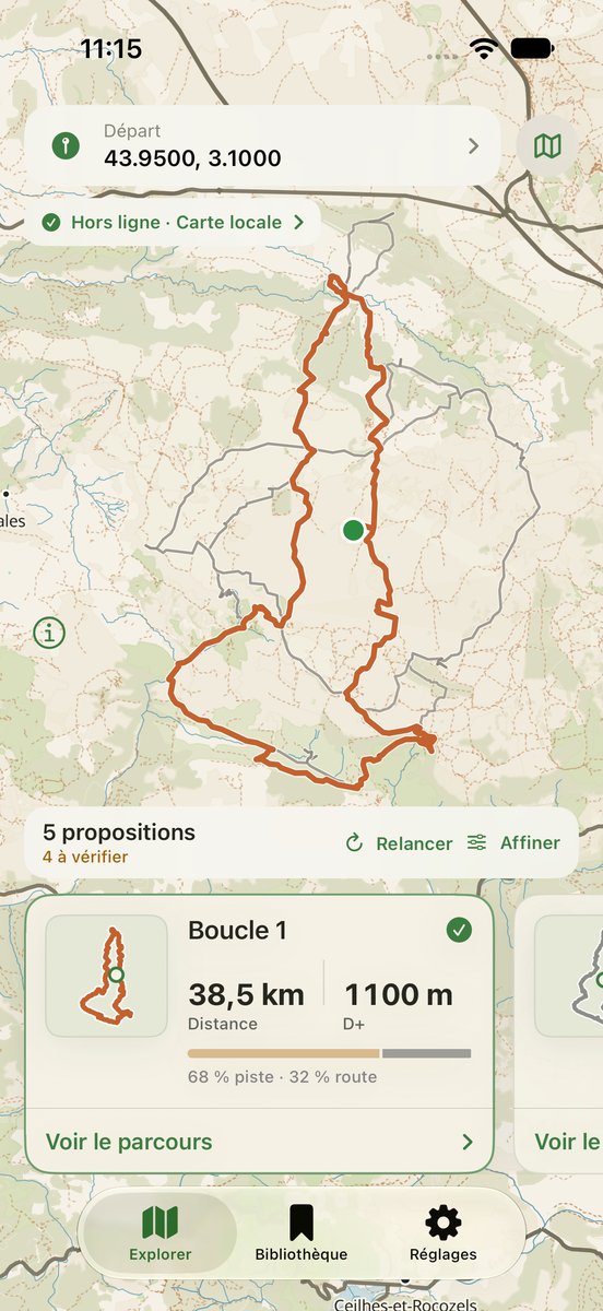 LoopHuntr: five proposed loops around a start point, offline; the first one is 38.5 km with 1,100 m of climb, 68% on tracks